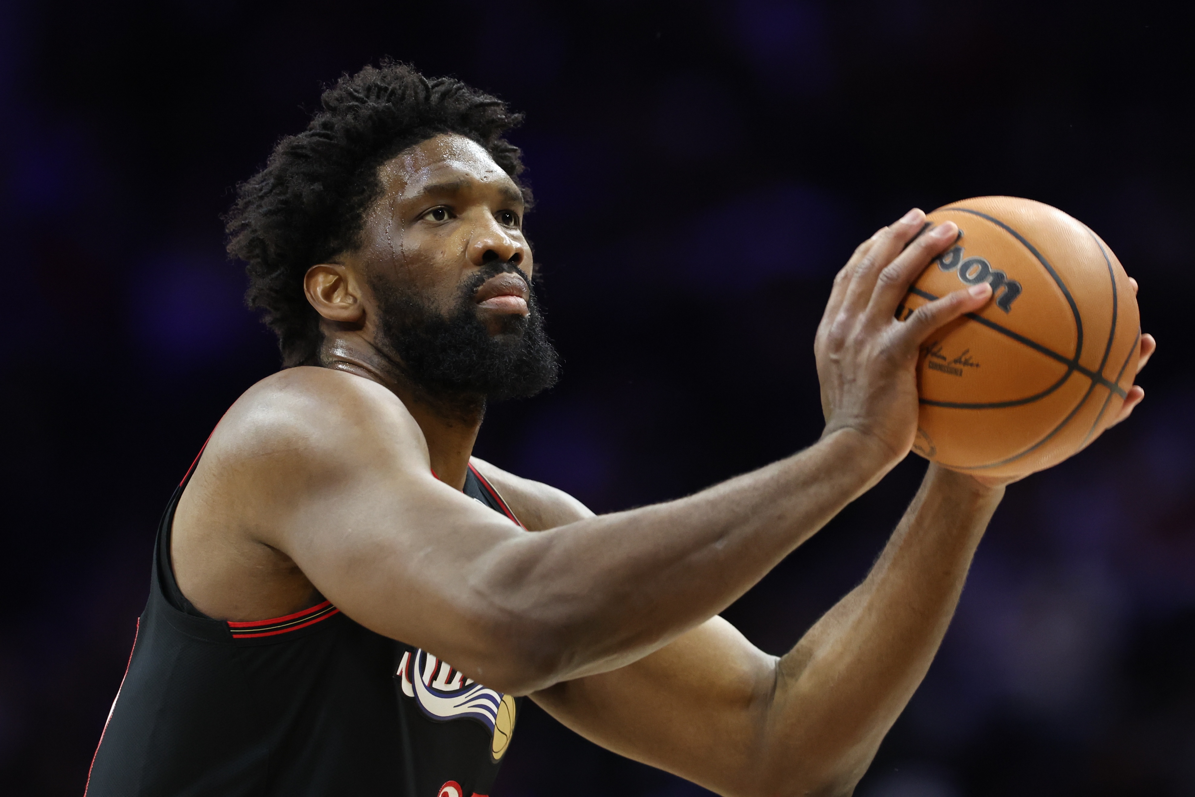 开云体育登陆入口-关键时刻没顶住！恩比德19中13砍35分7板7助 末节仅5分遭遇逆转