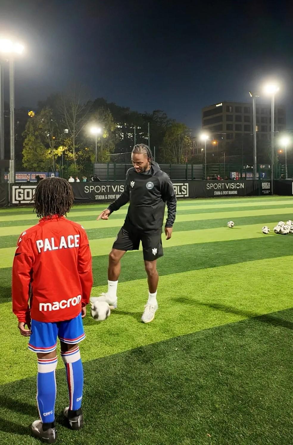 开云体育登陆入口-太阳报：被弃用仍十分忙碌，斯特林身兼数职发展RS7足球学院